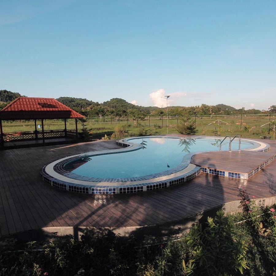 Raffles Inn Labuan Bajo Bagian luar foto